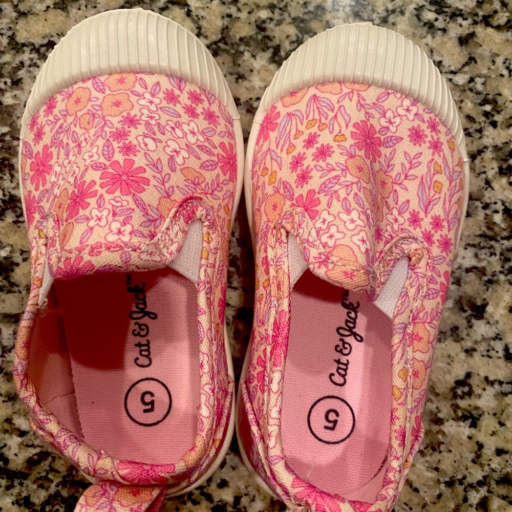 Size 4 pink and size 5 gold girls shoes excellent condition